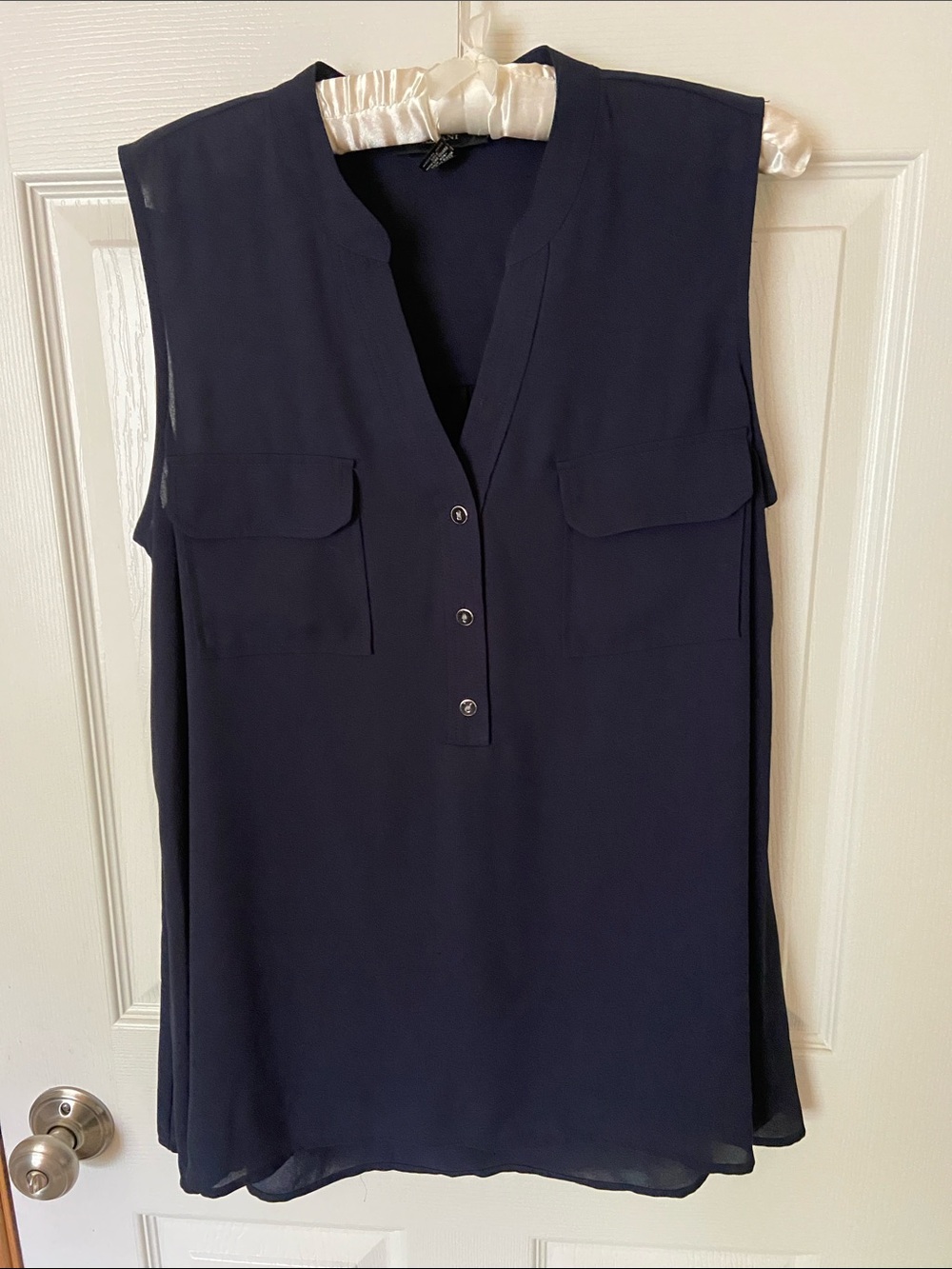 Alfani Sleeveless V-Neck Blouse - Navy, flowey A-line size 10